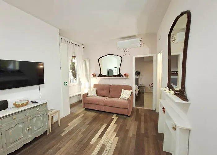 Melli's R-home Apartment *