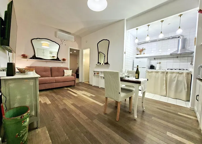Melli's R-home Apartment *